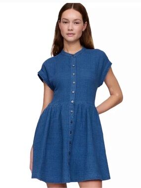 GAP Medium Wash Denim Button-Up Shirt - Blue